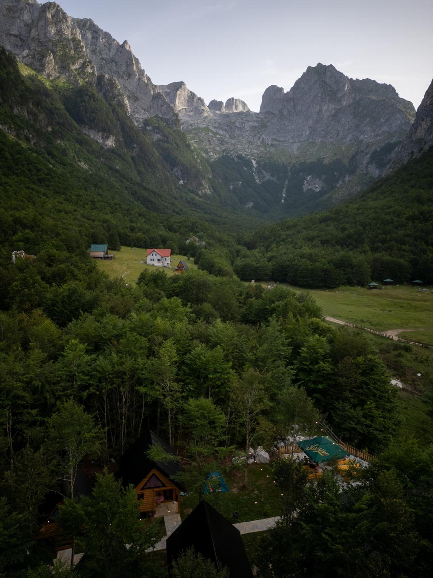 Wildbeauty Grebaje Villa Vuthaj Exterior photo